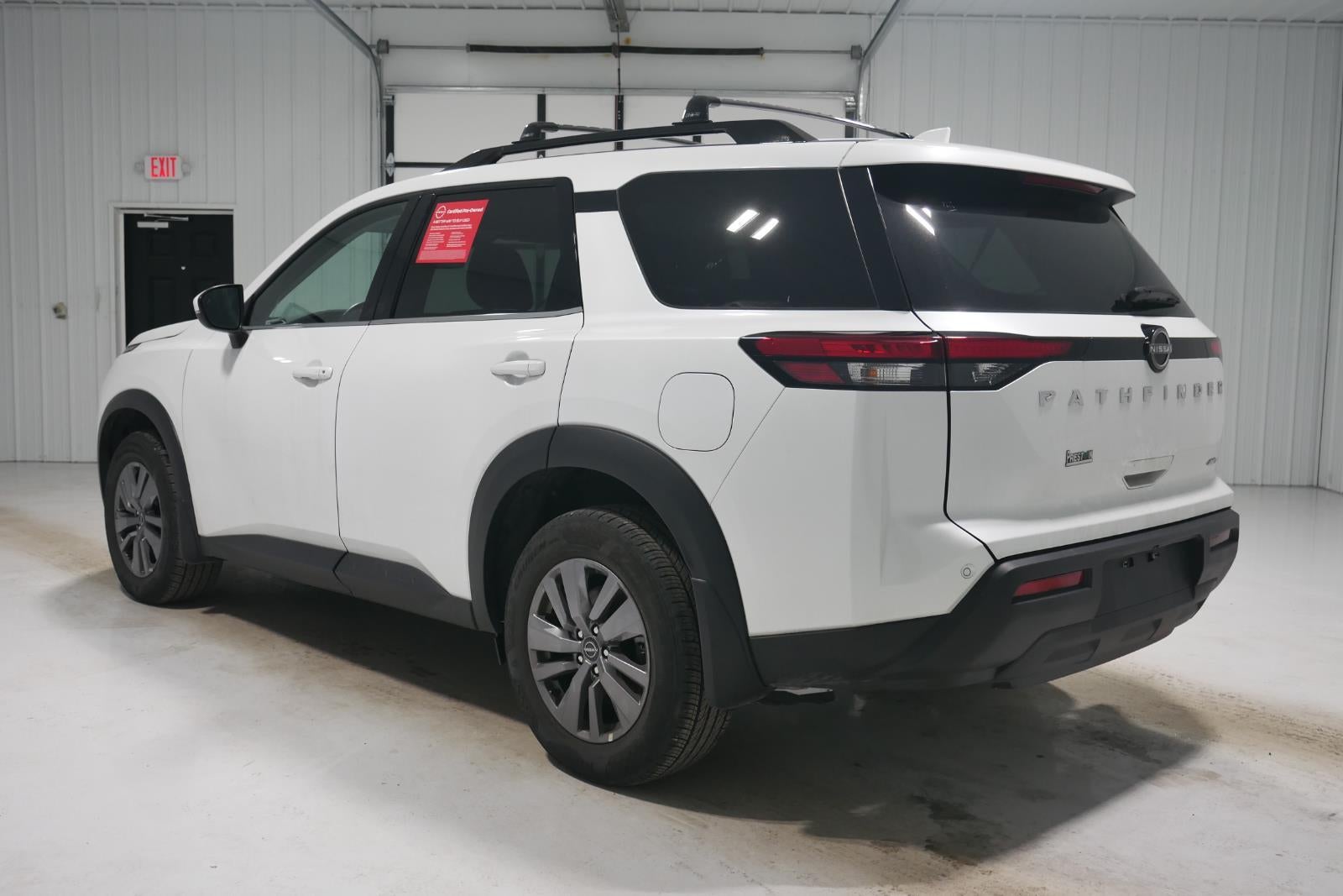 2025 Nissan Pathfinder SV