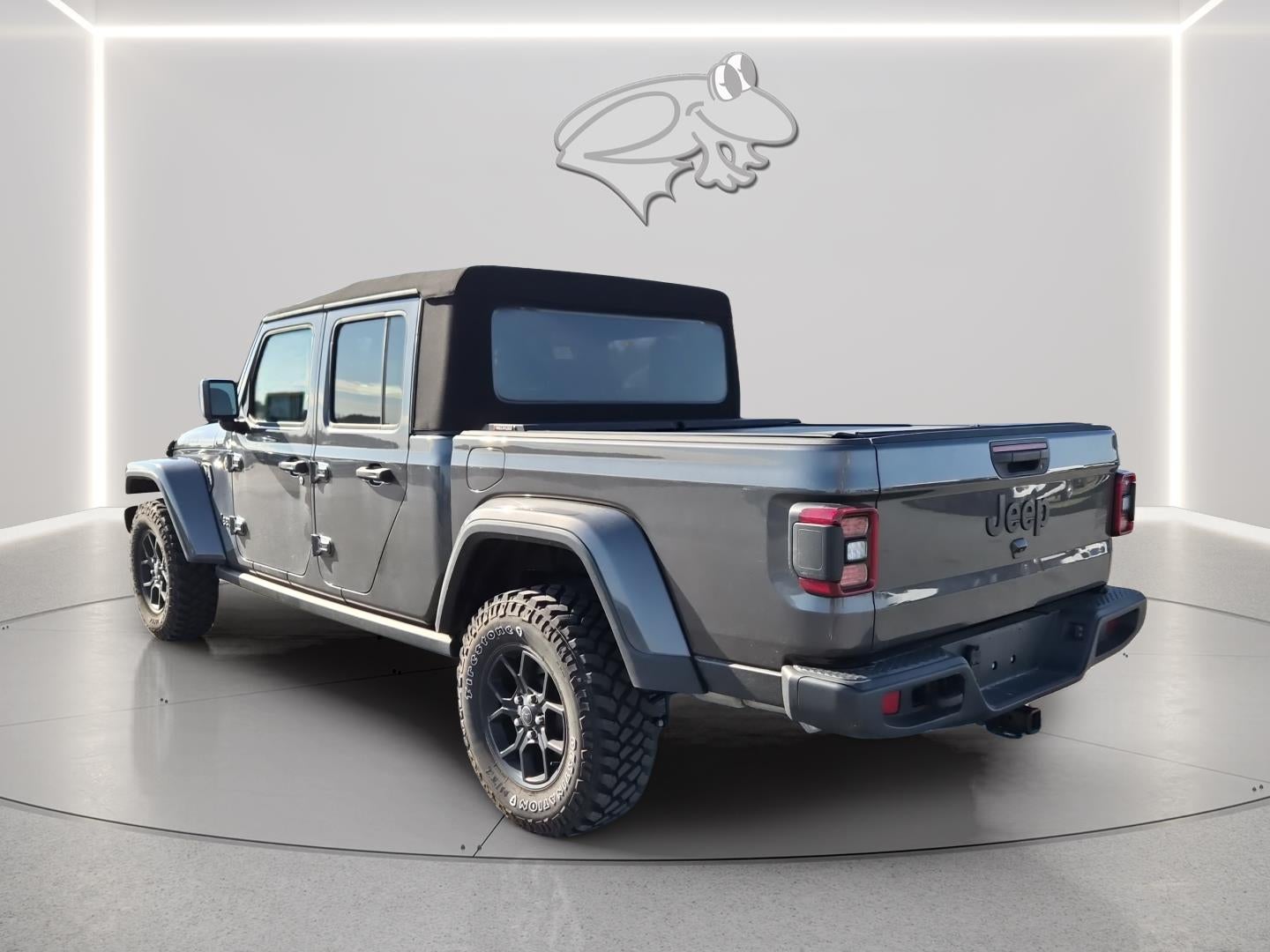 2024 Jeep Gladiator Willys photo 3